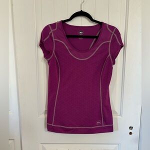 REI lightweight workout Shirt top scoop neck violet purple pink Size M